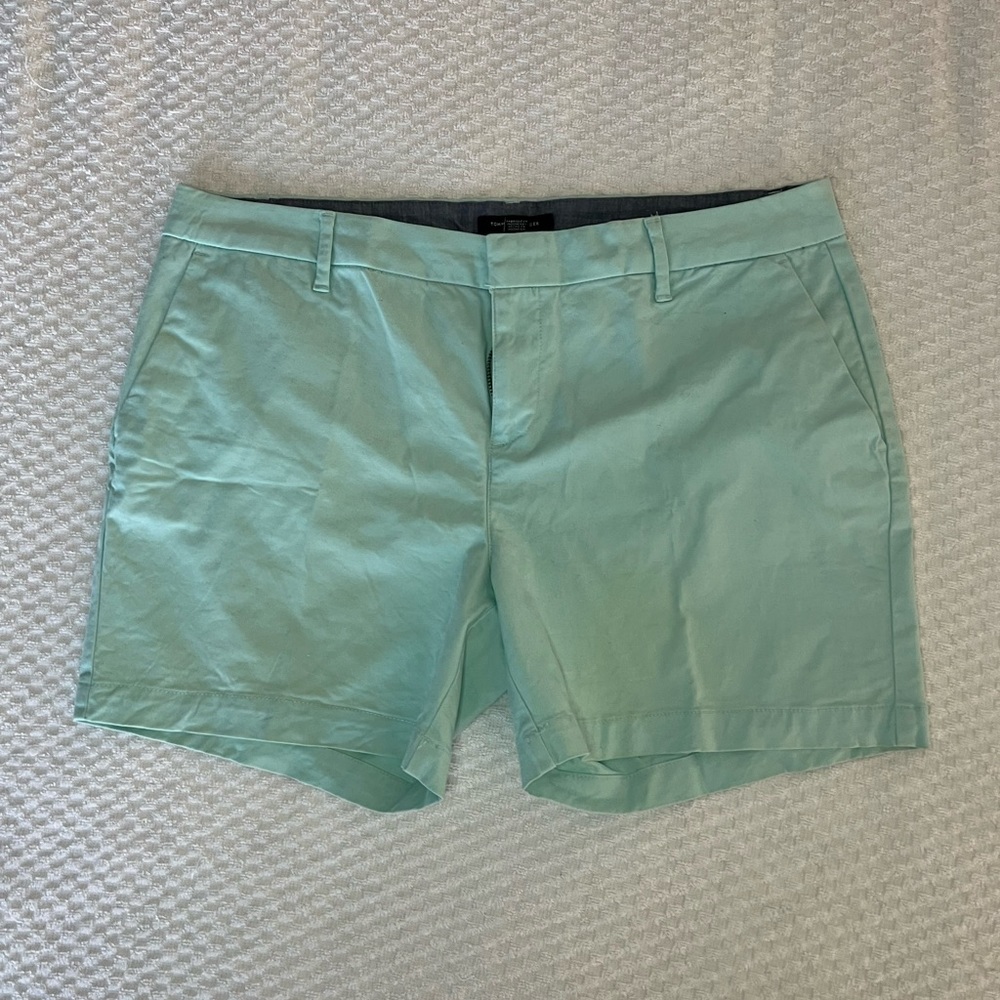 Aqua short
